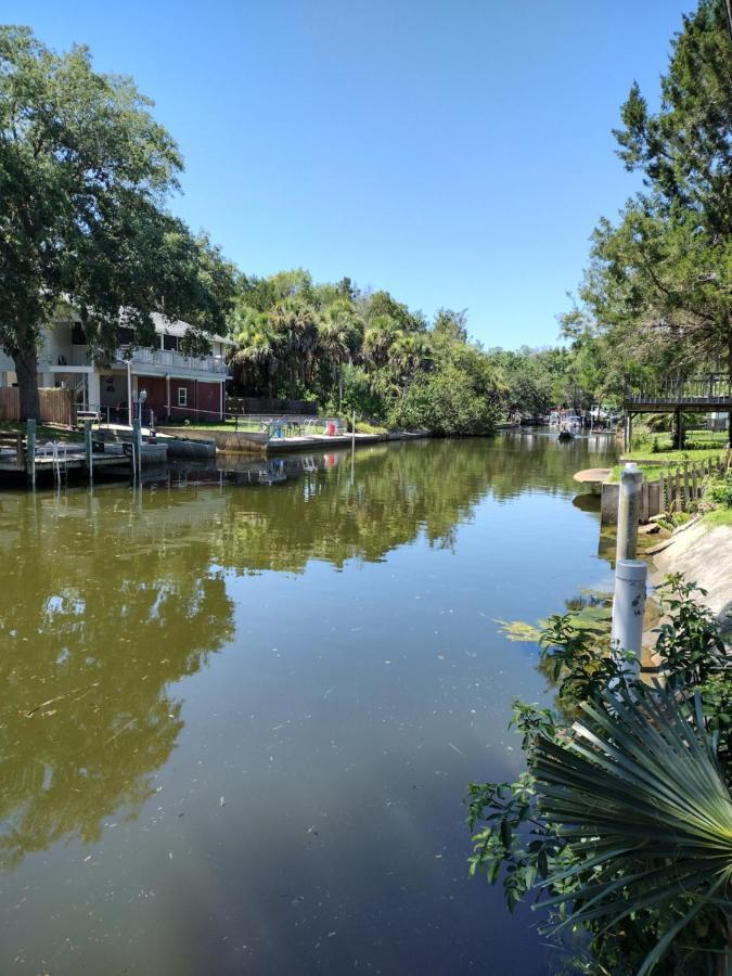 Cozy Vintage Waterfront Home With Fireplace And Kayaks Spring Hill Exterior foto